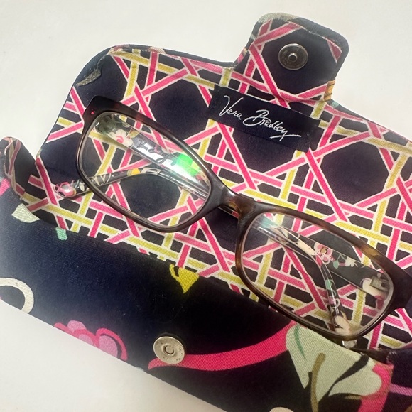 Prescription Vera Bradley Glasses with -1.75 prescription for near sighted - Picture 7 of 7